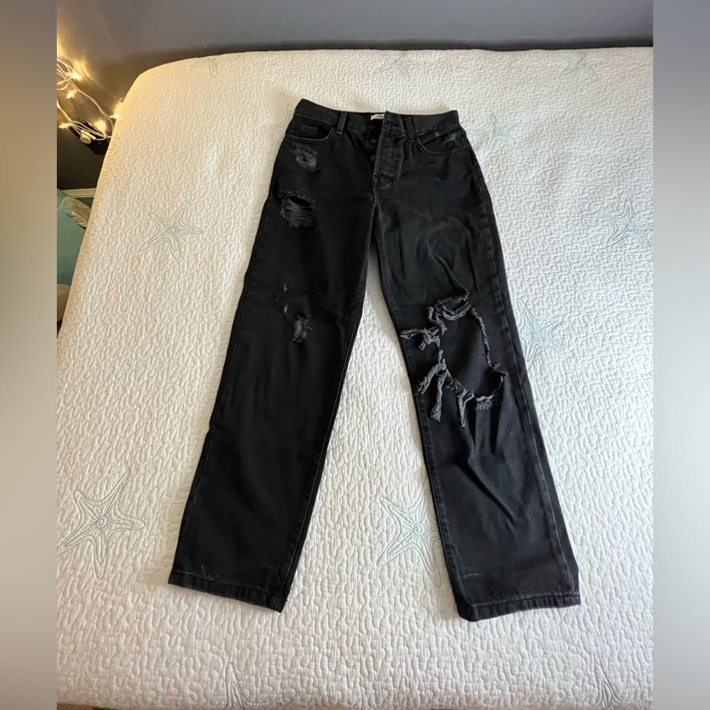 BARELY WORN Forever 21 Black Ripped Straight Leg Jeans